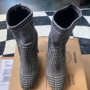 Black & white Plaid Booties